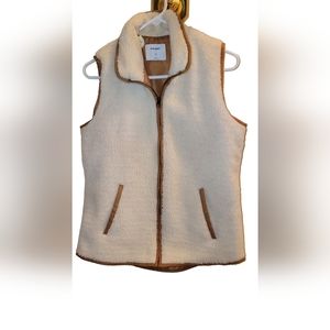 Old Navy Sherpa Vest w/Zipper Front.  P2P: 19.5 L: 24.5